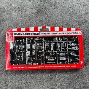 AMT ENGINE PACK Chevy Corvair & Vintage Chrysler 1/25 Scale NEW Car Figure